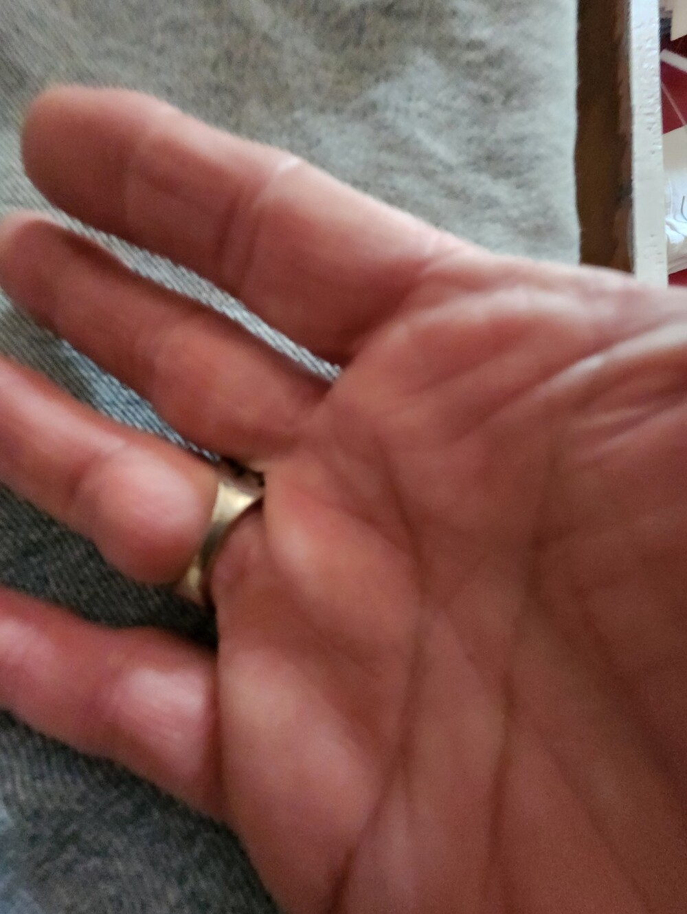 White Saphire Ring - Picture 4 of 7